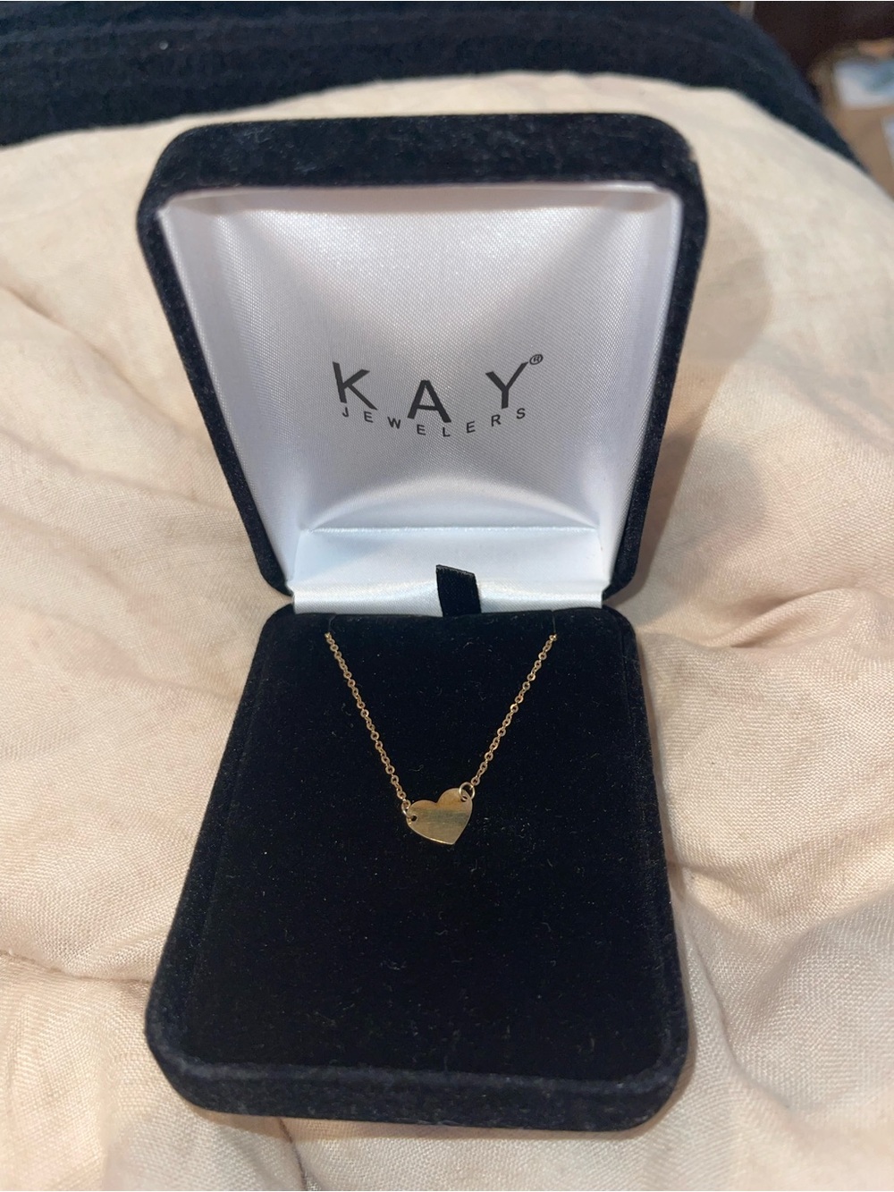 Kay Jewelers 10 karat Gold Heart Pendant Necklace